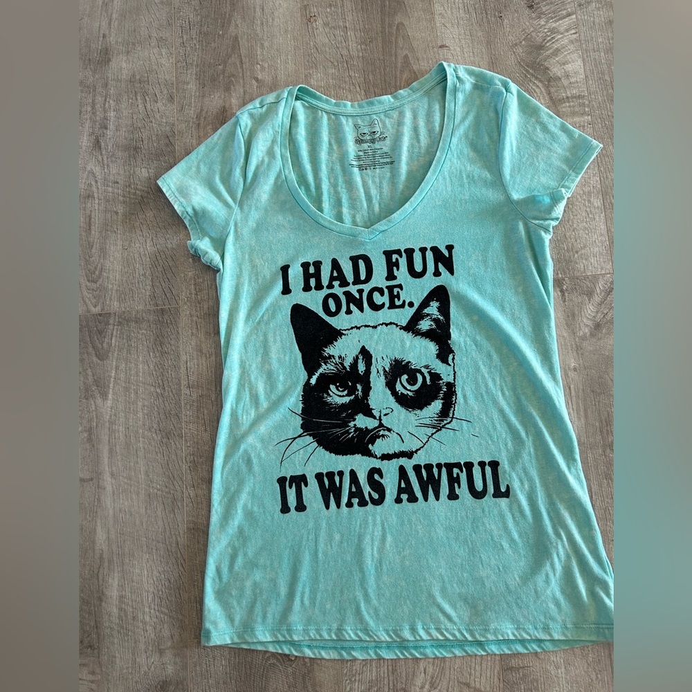 Grumpy Cat T-shirt
Size XL Graphic “I had fun once it was awful”
Cotton/polyest